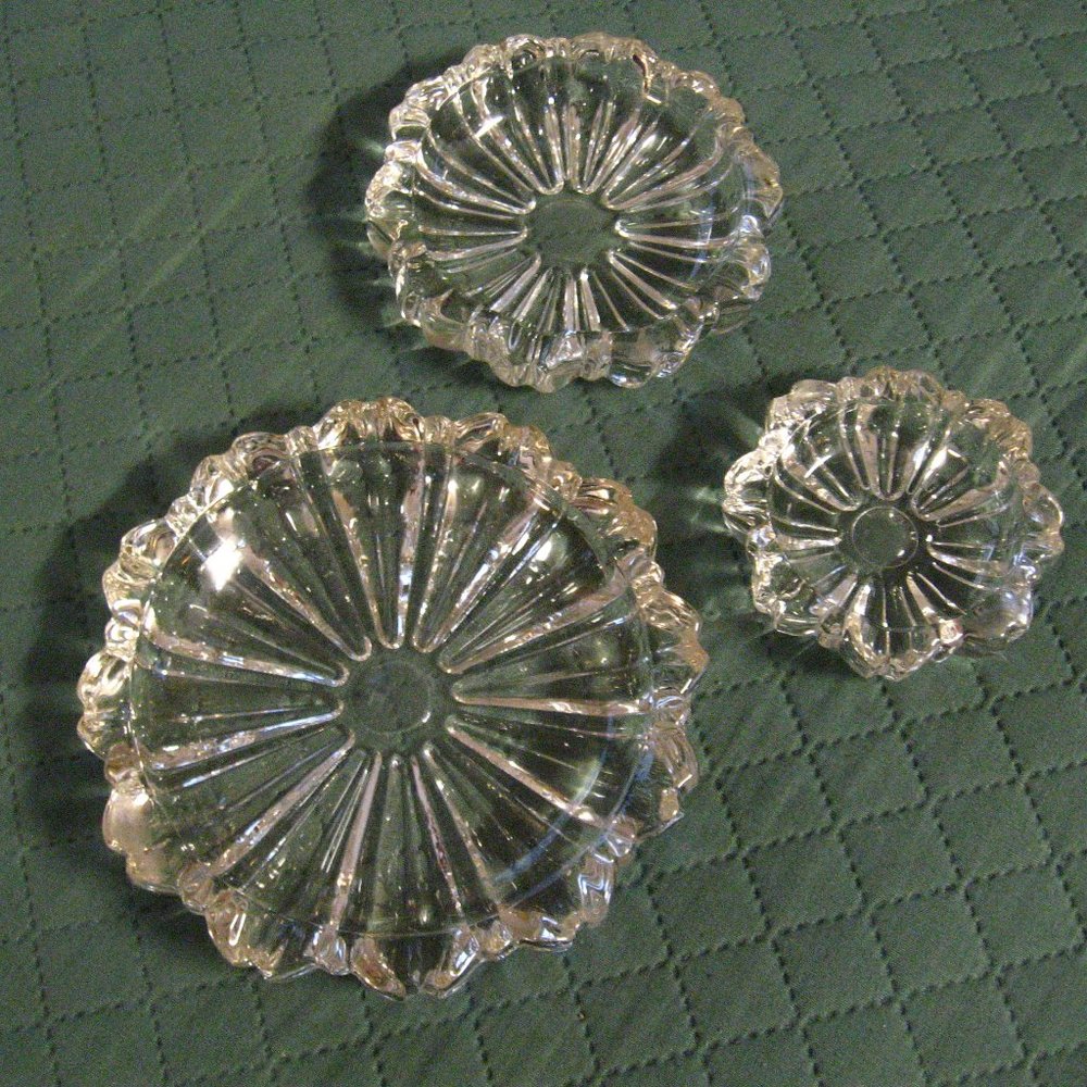 Fostoria Glass Stacking Round Ashtrays (3)